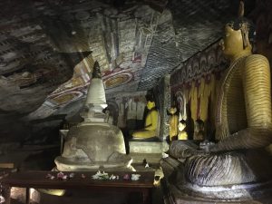 Cuevas Dambulla interior